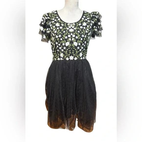 JessaKae NWT Clara Embroidered Shortsleeve Dress size large - Picture 2 of 6